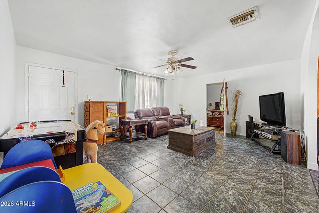 6449 W BETHANY HOME Road, Glendale, AZ 85301