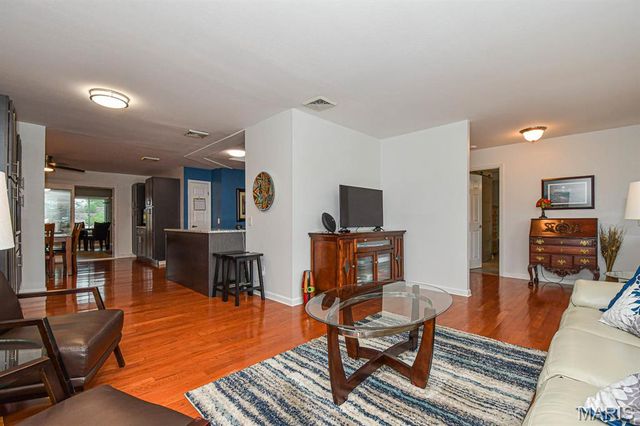 4817 Bankfield Court, St Louis, MO 63128