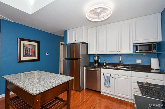 4817 Bankfield Court, St Louis, MO 63128