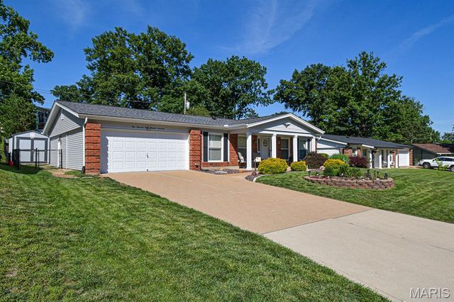 4817 Bankfield Court, St Louis, MO 63128