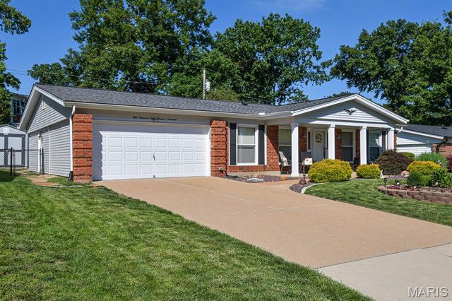 4817 Bankfield Court, St Louis, MO 63128