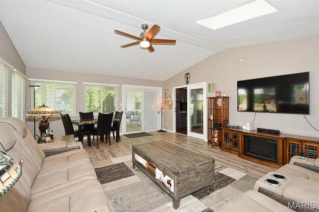 4817 Bankfield Court, St Louis, MO 63128