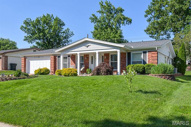 4817 Bankfield Court, St Louis, MO 63128