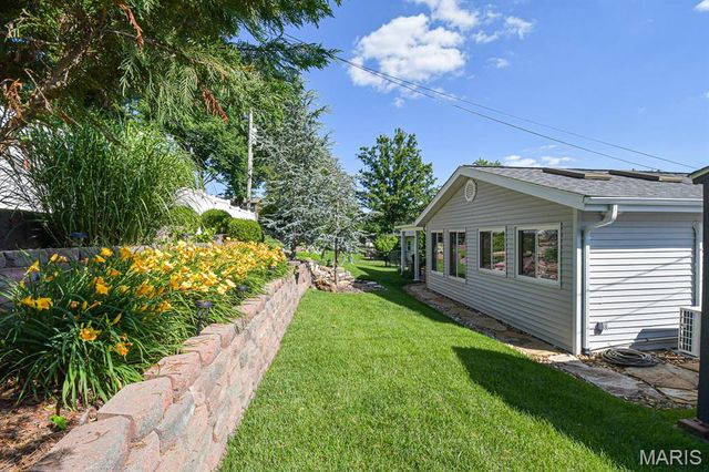 4817 Bankfield Court, St Louis, MO 63128