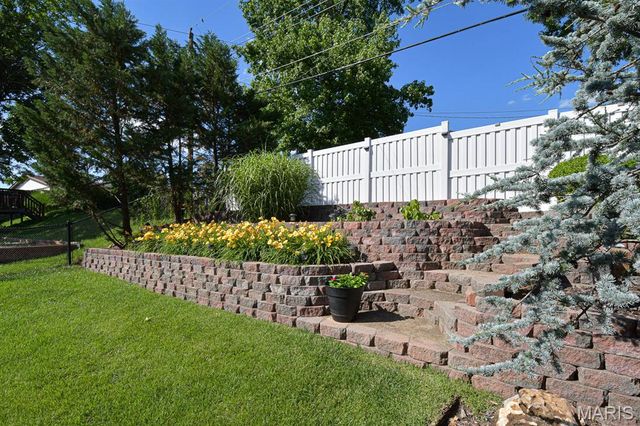 4817 Bankfield Court, St Louis, MO 63128
