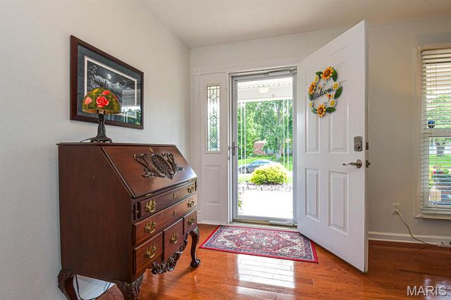 4817 Bankfield Court, St Louis, MO 63128