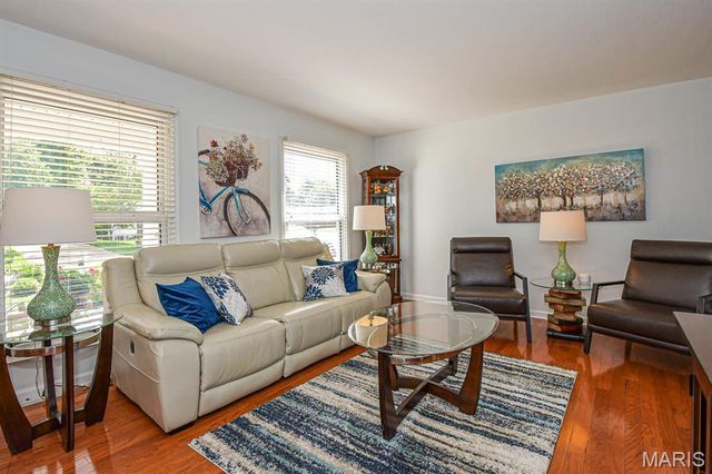 4817 Bankfield Court, St Louis, MO 63128