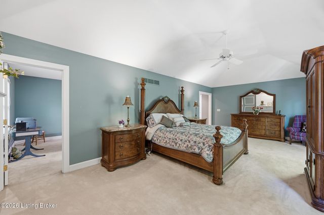 430 Blankenbaker Ln, Louisville, KY 40207