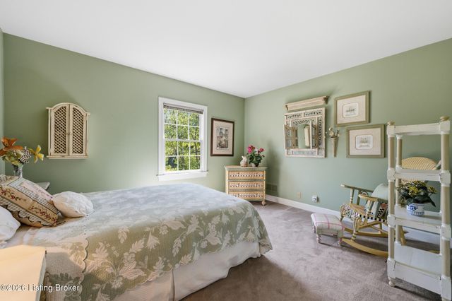 430 Blankenbaker Ln, Louisville, KY 40207