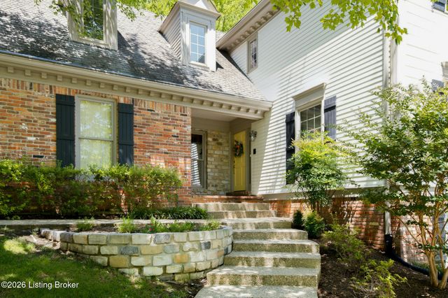 430 Blankenbaker Ln, Louisville, KY 40207