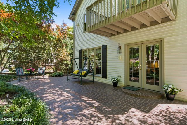 430 Blankenbaker Ln, Louisville, KY 40207