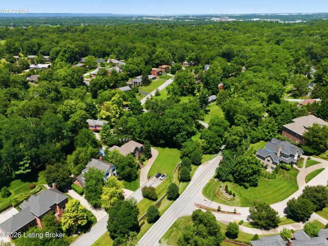 430 Blankenbaker Ln, Louisville, KY 40207
