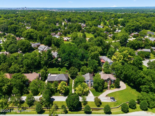 430 Blankenbaker Ln, Louisville, KY 40207