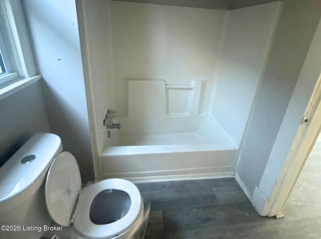 2823 W Main St, Louisville, KY 40212