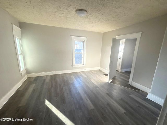 2823 W Main St, Louisville, KY 40212