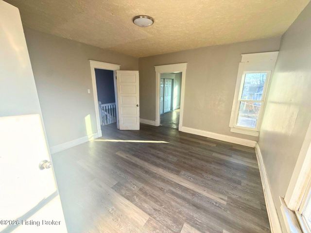 2823 W Main St, Louisville, KY 40212