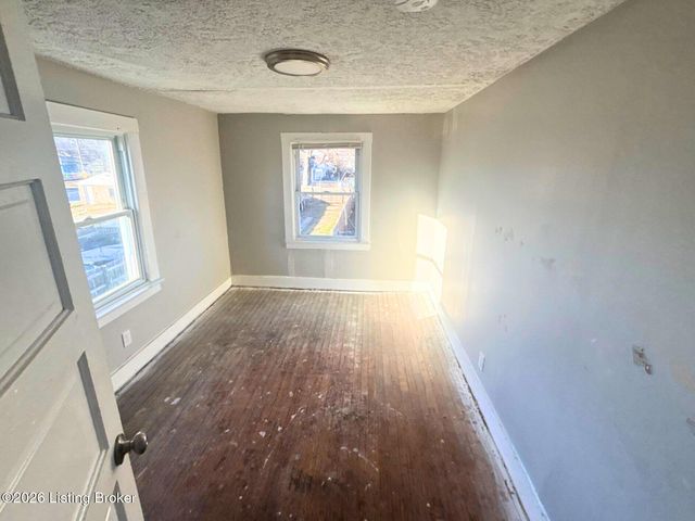 2823 W Main St, Louisville, KY 40212