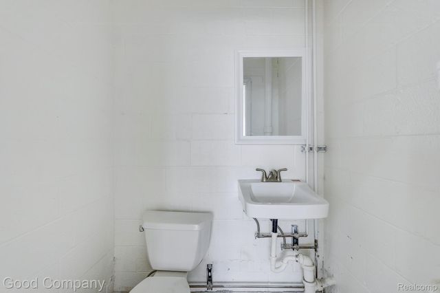 23831 John R Road, Hazel Park, MI 48030