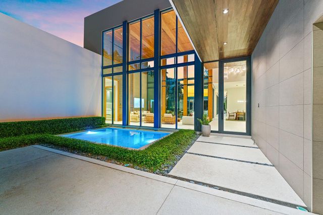 160 Spyglass Lane, Jupiter, FL 33477