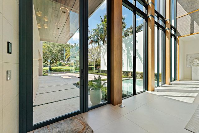 160 Spyglass Lane, Jupiter, FL 33477