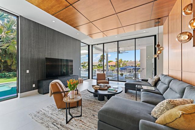 160 Spyglass Lane, Jupiter, FL 33477