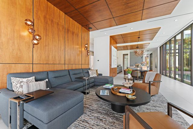 160 Spyglass Lane, Jupiter, FL 33477