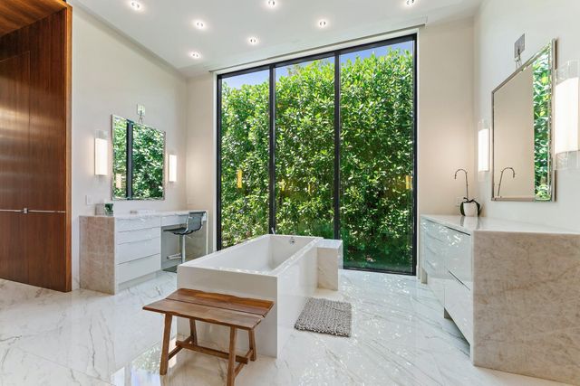 160 Spyglass Lane, Jupiter, FL 33477