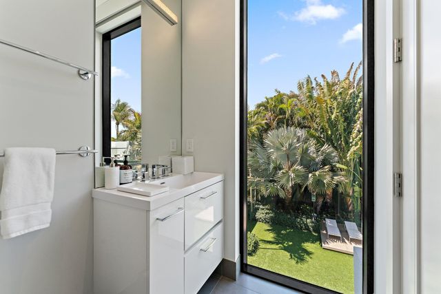 160 Spyglass Lane, Jupiter, FL 33477