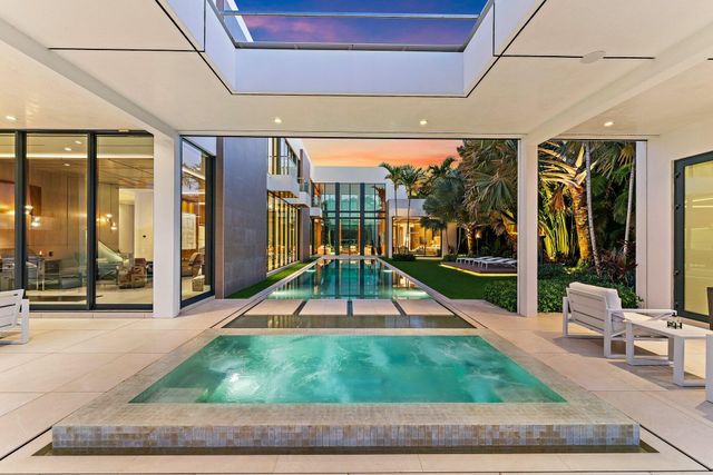 160 Spyglass Lane, Jupiter, FL 33477