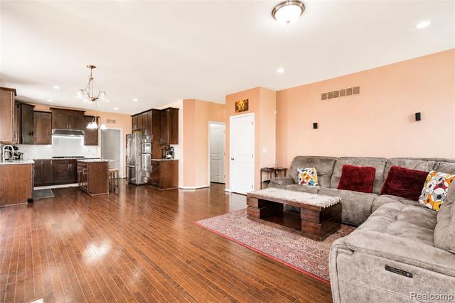 50873 Scarborough Road, Canton, MI 48188