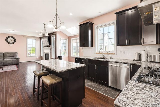50873 Scarborough Road, Canton, MI 48188
