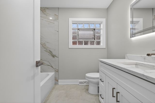 4249 N Sayre Avenue, Norridge, IL 60706