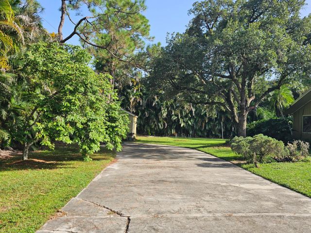14369 69th Drive N, Palm Beach Gardens, FL 33418