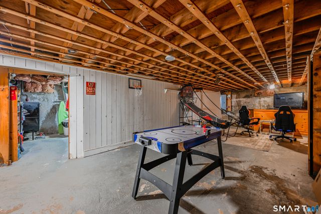 198 Beacon Manor Road, Naugatuck, CT 06770