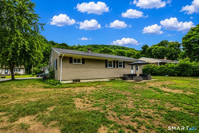 198 Beacon Manor Road, Naugatuck, CT 06770
