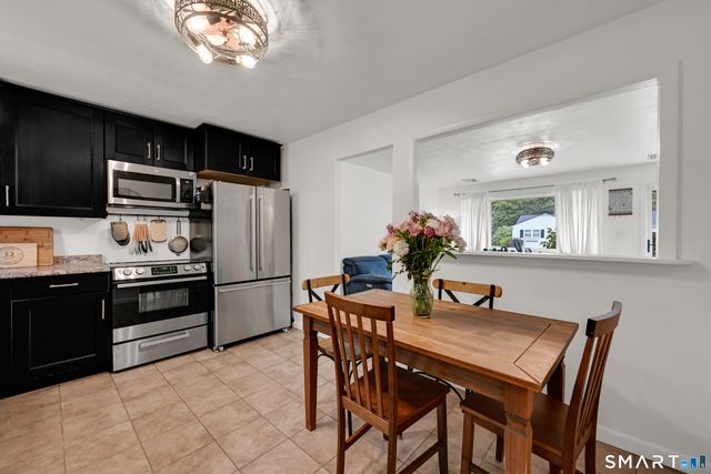 198 Beacon Manor Road, Naugatuck, CT 06770