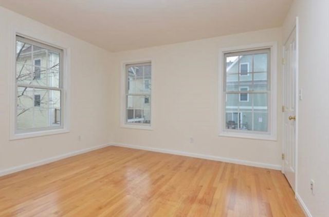 6 Harleston St 6, Boston, MA 02120