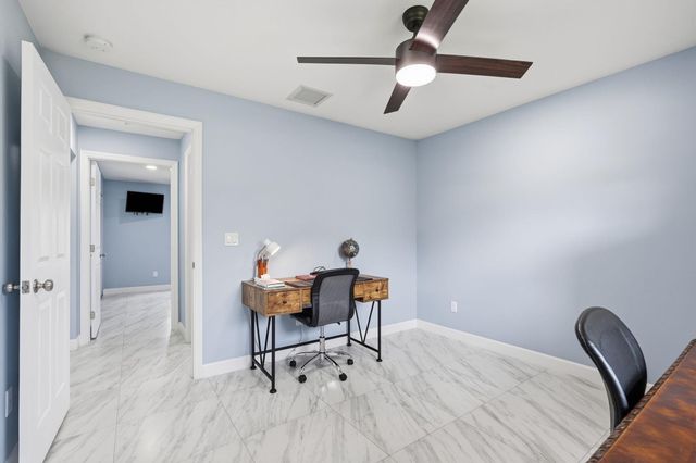 18477 Sycamore Drive W, The Acreage, FL 33470