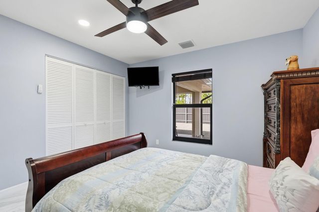 18477 Sycamore Drive W, The Acreage, FL 33470
