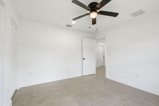 18477 Sycamore Drive W, The Acreage, FL 33470
