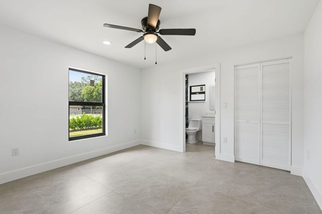 18477 Sycamore Drive W, The Acreage, FL 33470