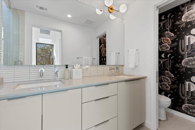 1709 Willow ST 2, Austin, TX 78702