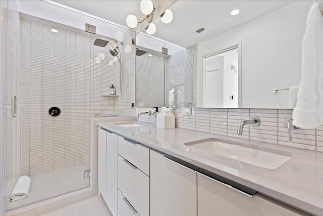 1709 Willow ST 2, Austin, TX 78702