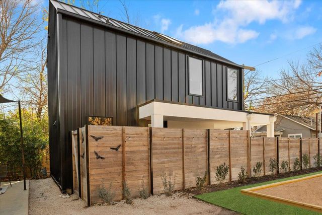 1709 Willow ST 2, Austin, TX 78702