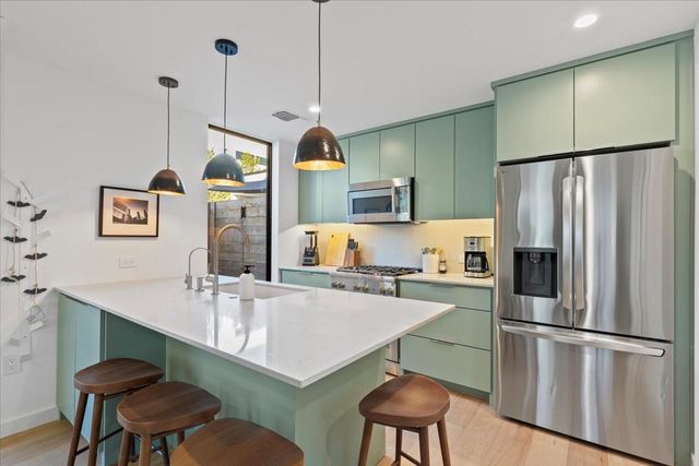 1709 Willow ST 2, Austin, TX 78702