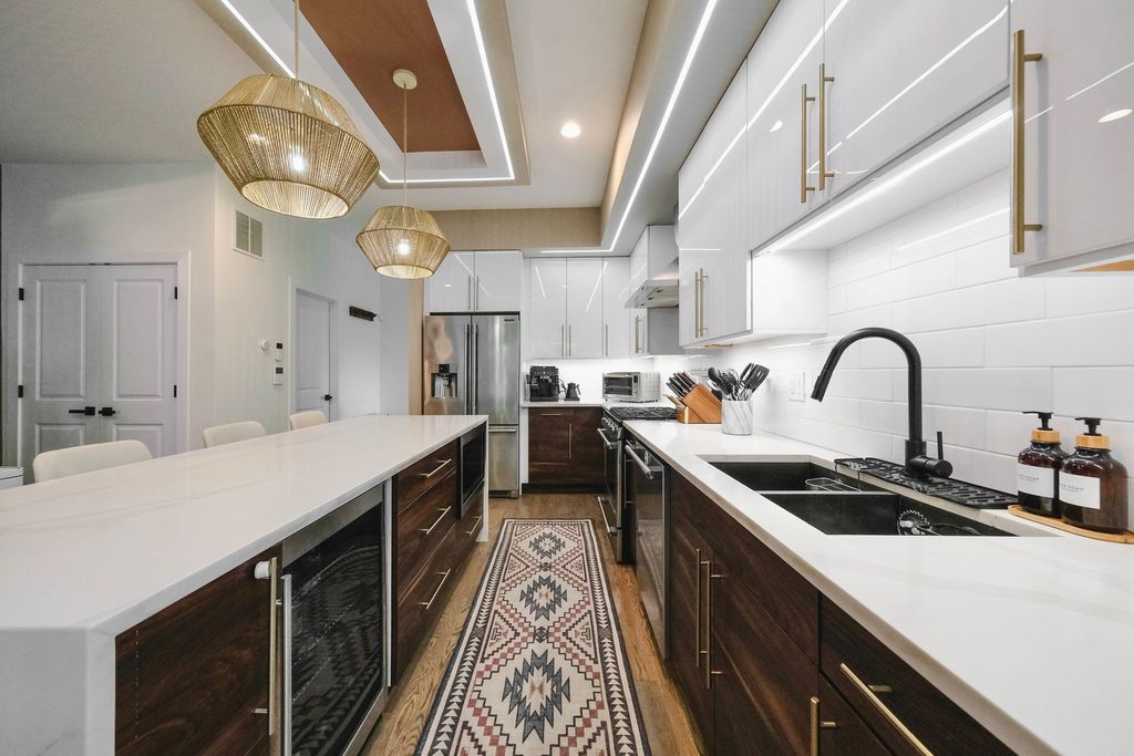 1818 N Sawyer Avenue 1E, Chicago, IL 60647 — photo 2