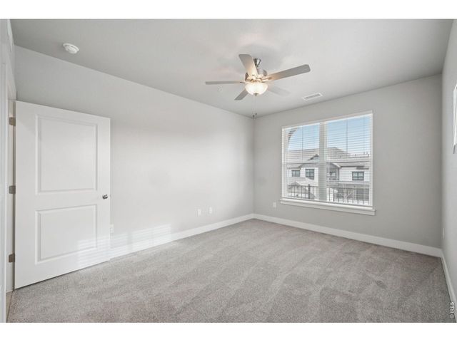 265 High Point Dr 207, Longmont, CO 80504