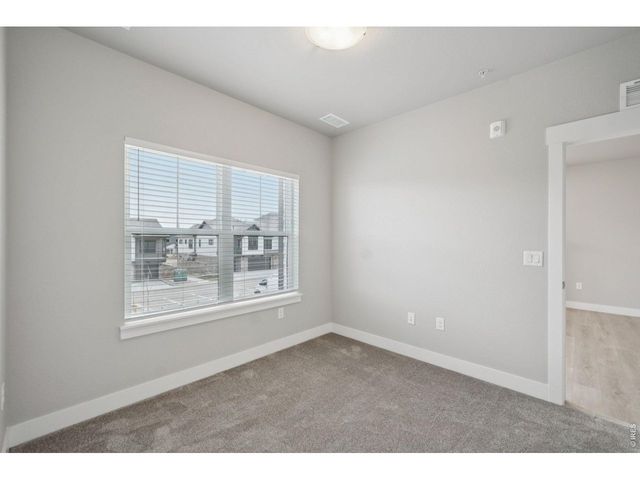 265 High Point Dr 207, Longmont, CO 80504