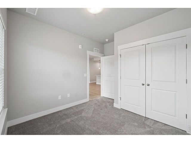 265 High Point Dr 207, Longmont, CO 80504