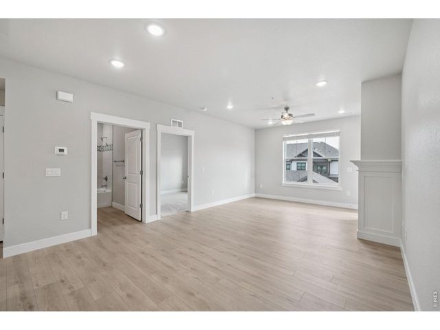265 High Point Dr 207, Longmont, CO 80504